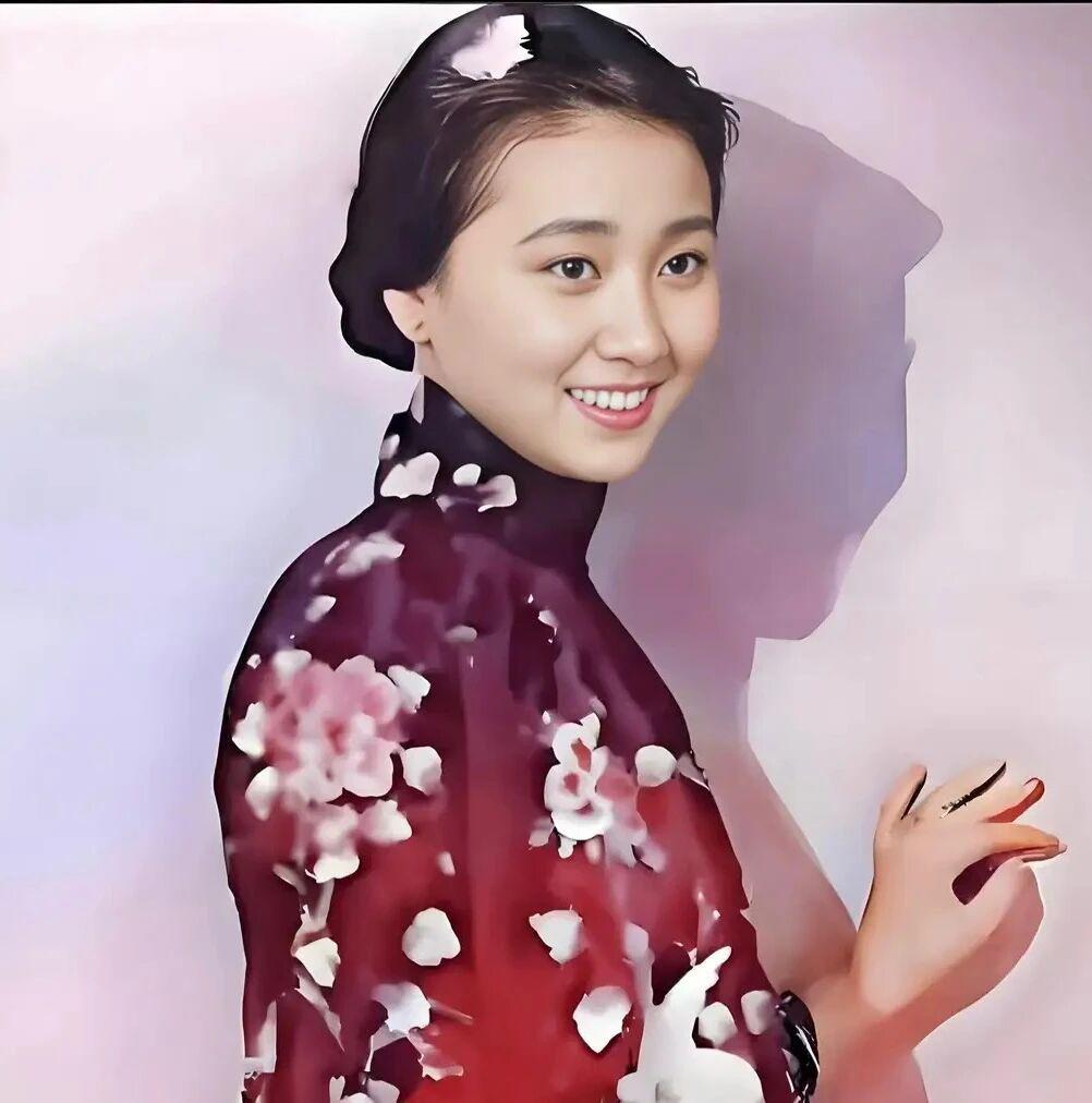 开云体育下载-钱学森夫人蒋英的罕见照片，美的不可方物